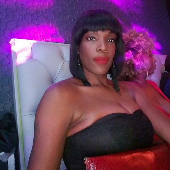 Meet your Posher, Roxie - Picture 1 of 1